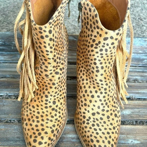Womens Size‎ 6.5 Cheetah w/ Fringe Ankle Booties